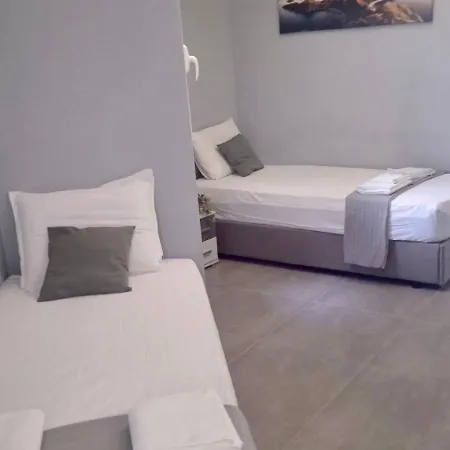 For Up To 5 People In Centre Apartment Athens