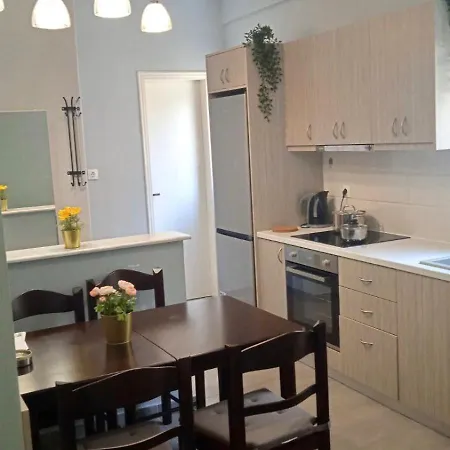 Apartment For Up To 5 People In Centre Athens
